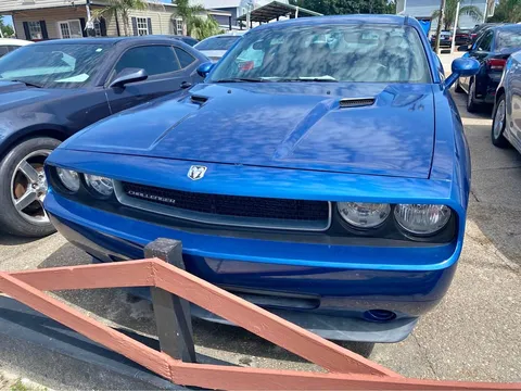 2010 Dodge Challenger SE Coupe 2D