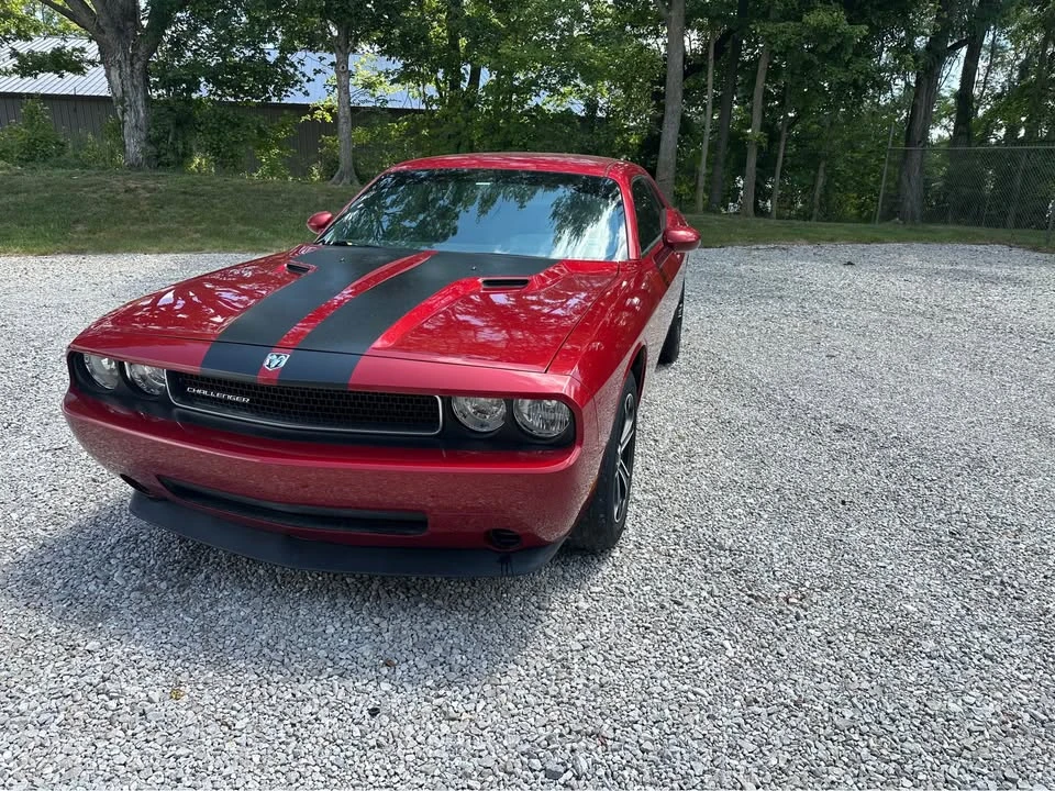 2010 Dodge Challenger 3rd Gen - Image 3 of 11