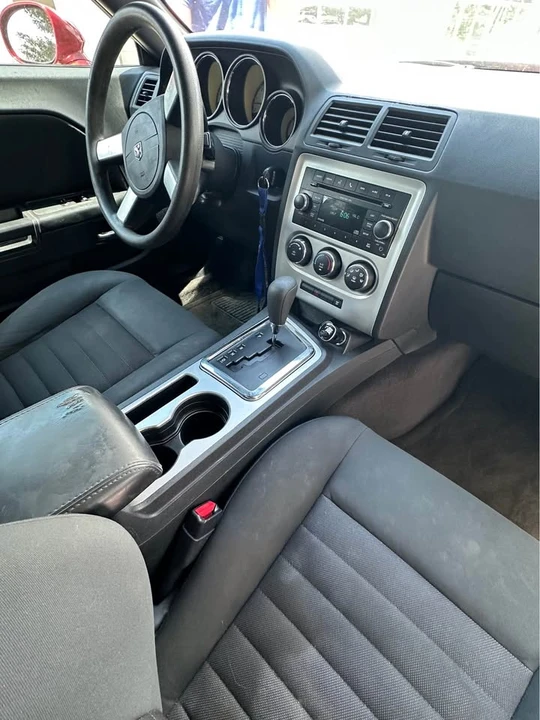 2010 Dodge Challenger 3rd Gen - Image 7 of 11