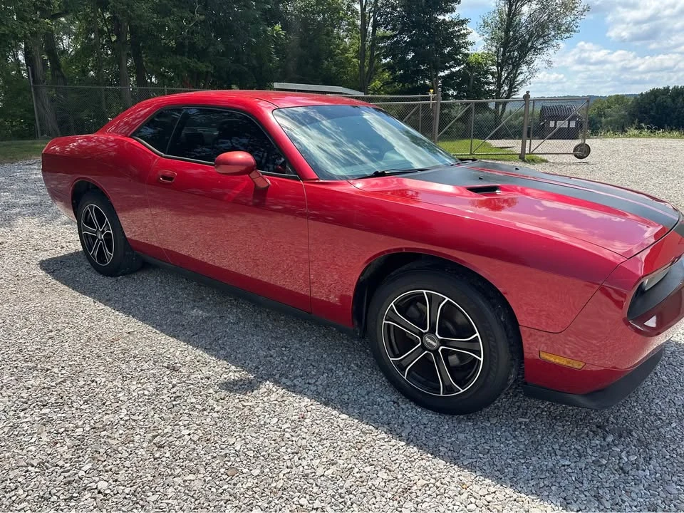 2010 Dodge Challenger 3rd Gen - Image 2 of 11