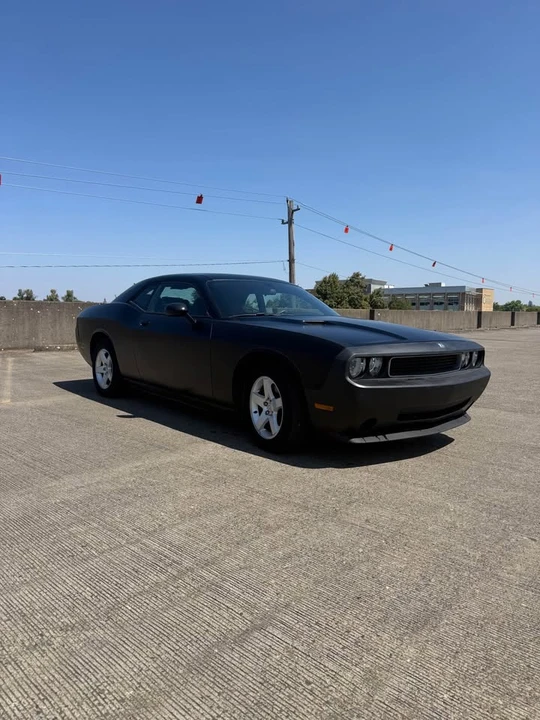 2010 Dodge Challenger 3rd Gen - Image 2 of 9