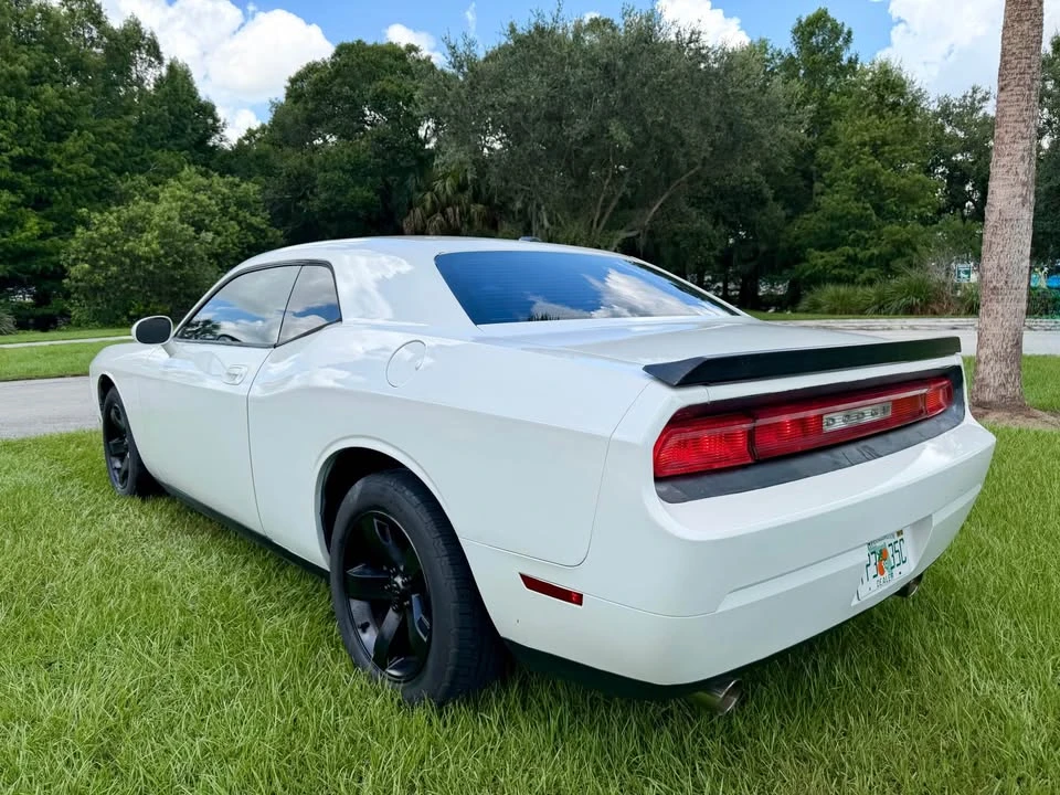 2010 Dodge Challenger 3rd Gen - Image 8 of 13