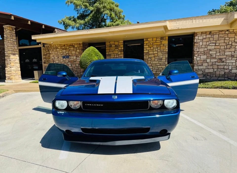 2010 Dodge Challenger 3rd Gen - Image 13 of 15