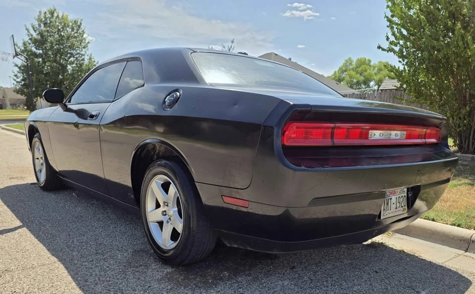2010 Dodge Challenger 3rd Gen - Image 6 of 15