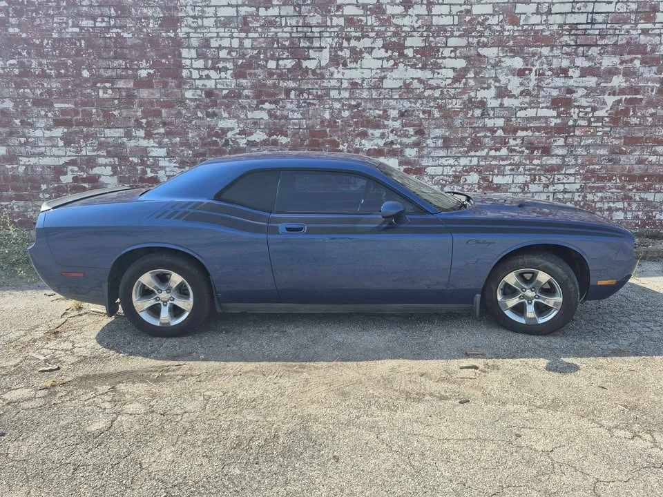 2010 Dodge Challenger 3rd Gen - Image 4 of 10