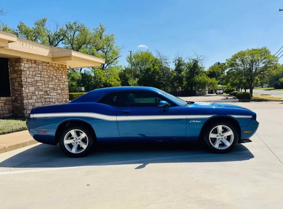 2010 Dodge Challenger 3rd Gen - Image 5 of 15