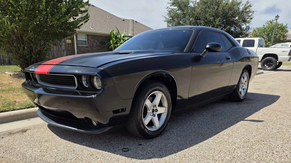 2010 Dodge Challenger 3rd Gen - Image 2 of 15
