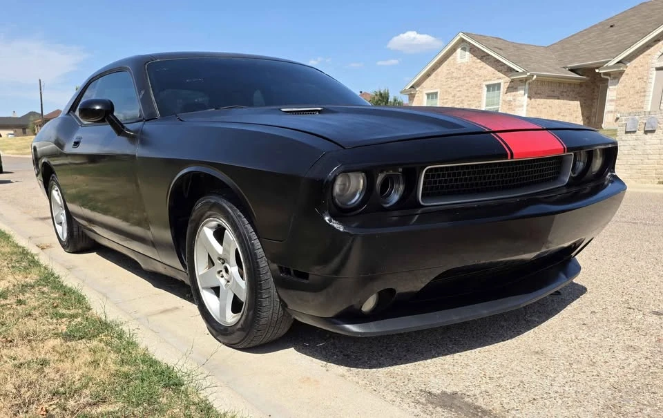 2010 Dodge Challenger 3rd Gen - Image 3 of 15