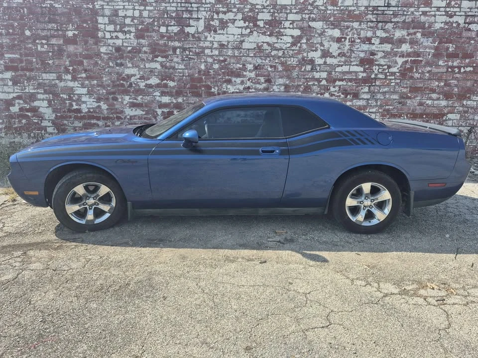 2010 Dodge Challenger 3rd Gen - Image 2 of 10
