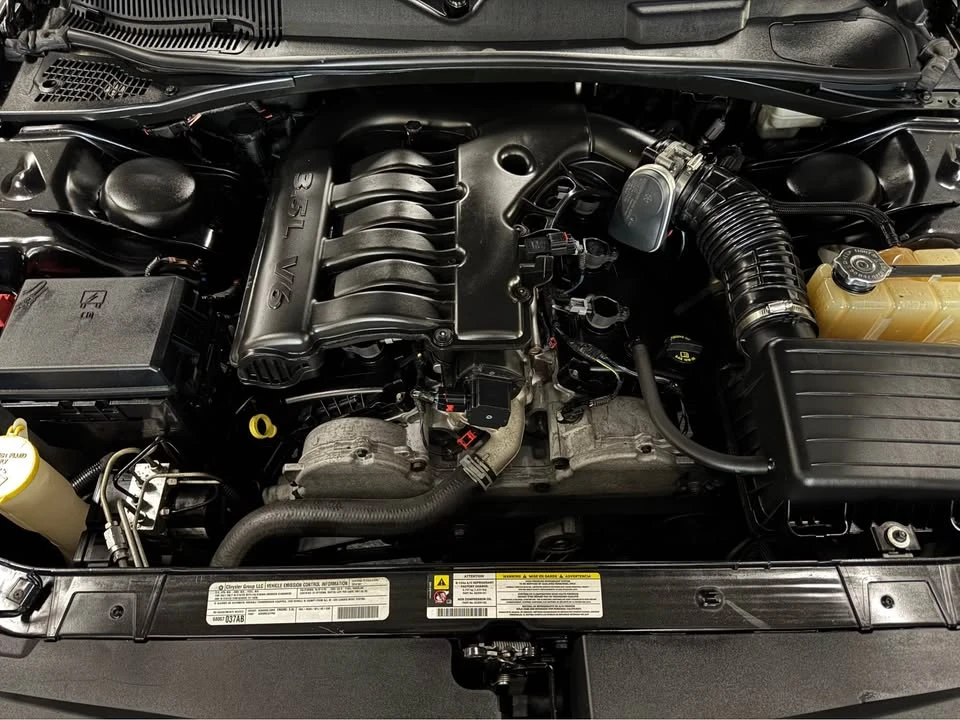 2010 Dodge Challenger 3rd Gen - Image 14 of 19