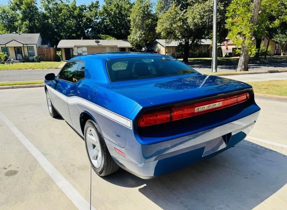 2010 Dodge Challenger 3rd Gen - Image 8 of 15