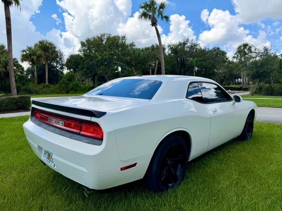 2010 Dodge Challenger 3rd Gen - Image 6 of 13
