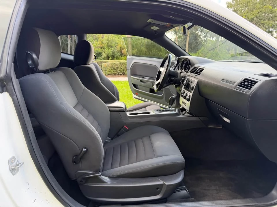 2010 Dodge Challenger 3rd Gen - Image 13 of 13