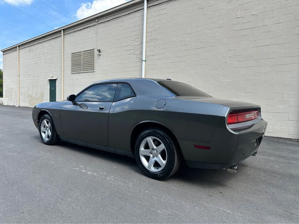 2010 Dodge Challenger 3rd Gen - Image 3 of 15