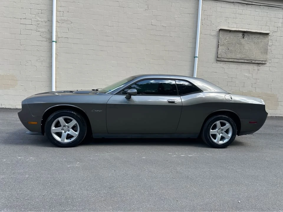 2010 Dodge Challenger 3rd Gen - Image 2 of 15