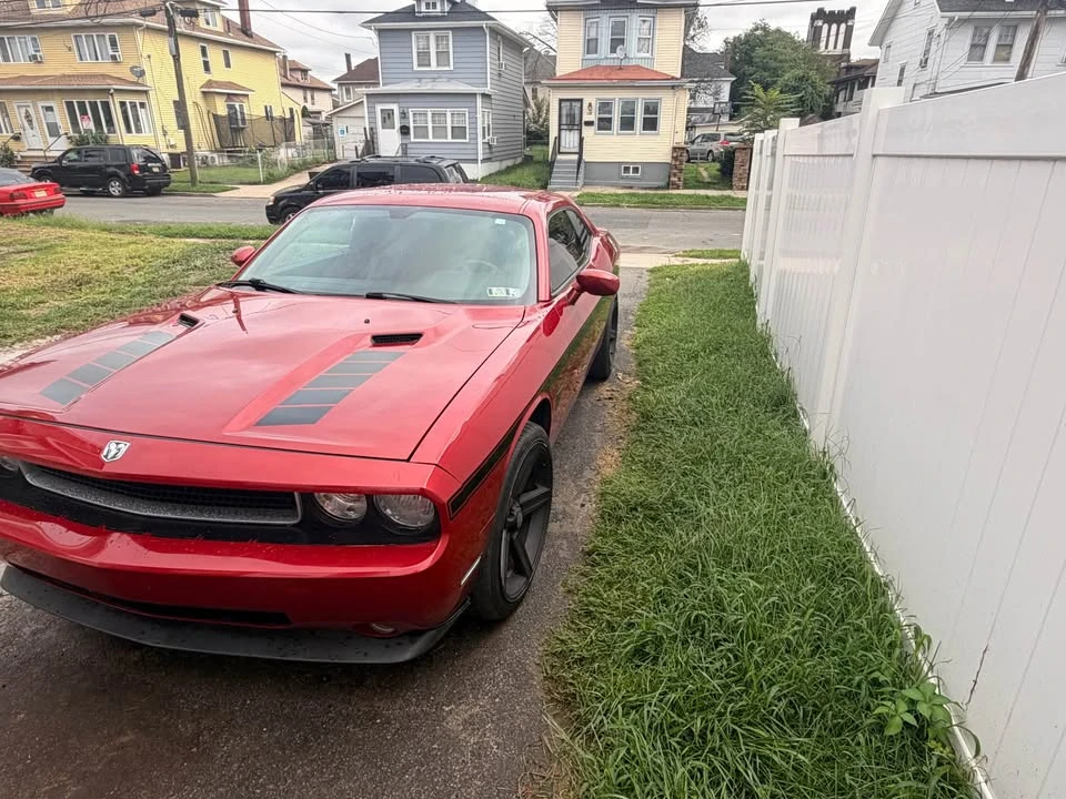 2010 Dodge Challenger 3rd Gen - Image 10 of 13