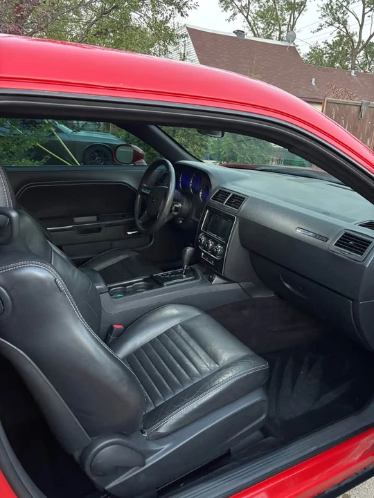 2010 Dodge Challenger 3rd Gen - Image 4 of 12