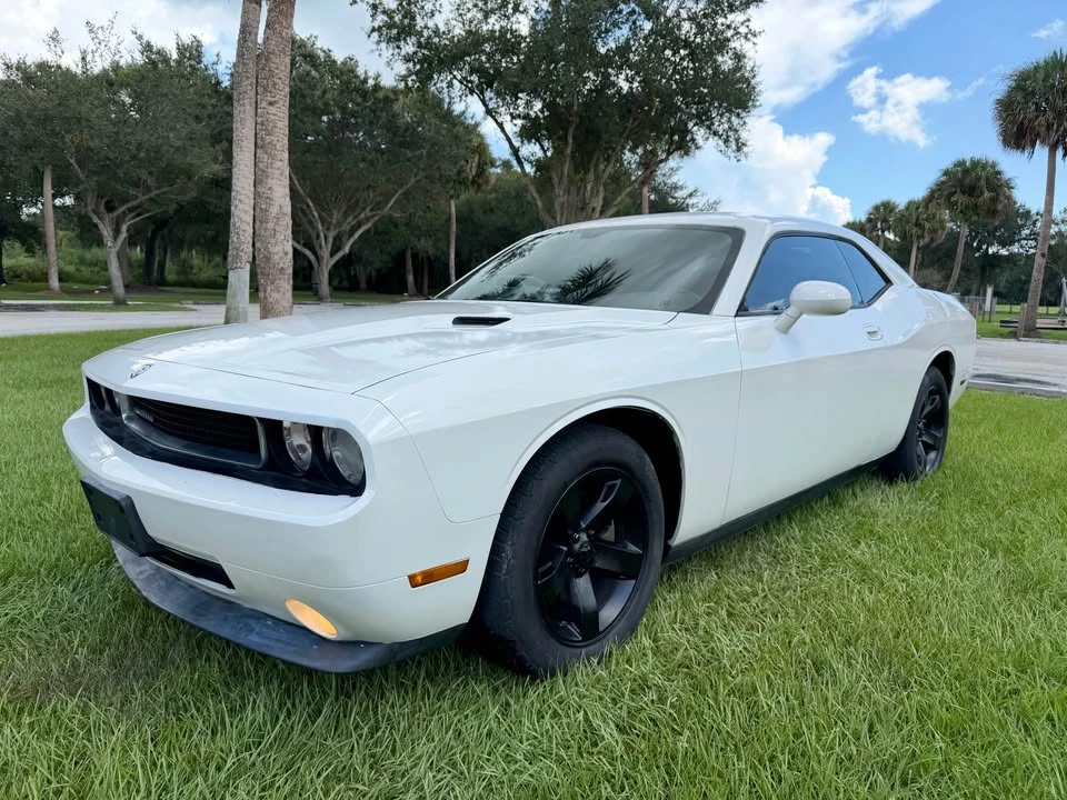 2010 Dodge Challenger 3rd Gen - Image 2 of 13