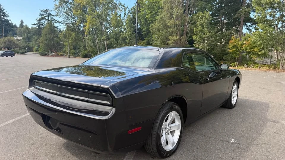2010 Dodge Challenger 3rd Gen - Image 5 of 16