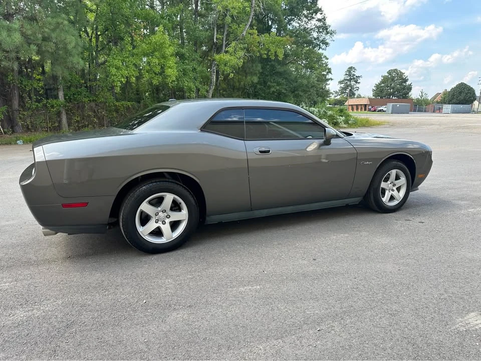 2010 Dodge Challenger 3rd Gen - Image 5 of 15