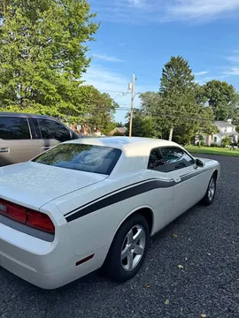 2010 Dodge Challenger SE Coupe 2D