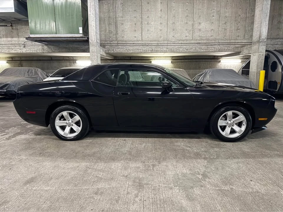 2010 Dodge Challenger 3rd Gen - Image 6 of 19