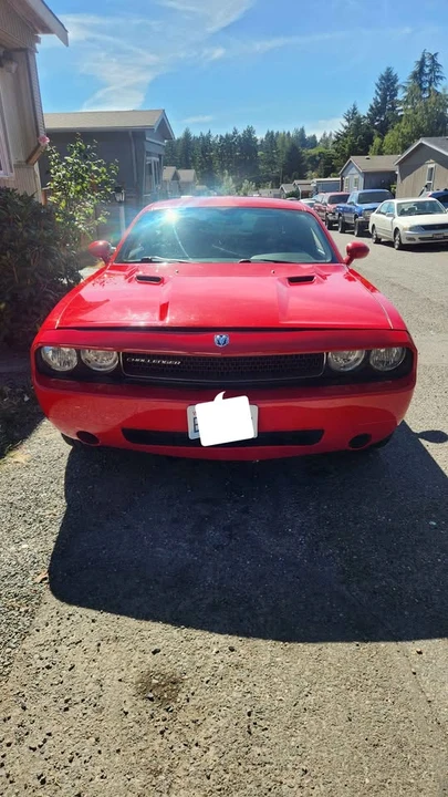 2010 Dodge Challenger 3rd Gen - Image 8 of 11