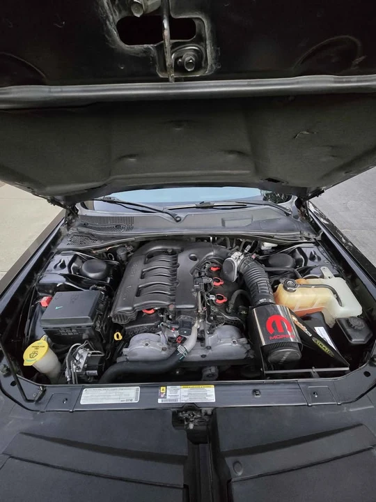 2010 Dodge Challenger 3rd Gen - Image 10 of 20