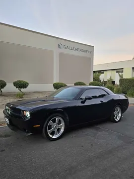 2010 Dodge Challenger SE Coupe 2D