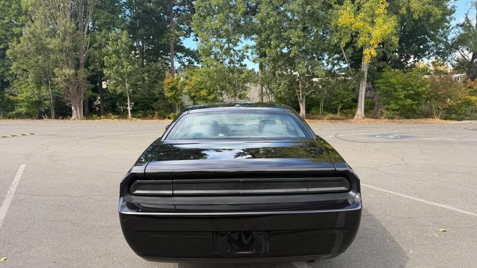 2010 Dodge Challenger 3rd Gen - Image 4 of 16