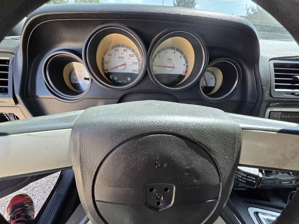2010 Dodge Challenger 3rd Gen - Image 14 of 15