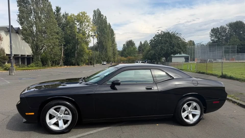 2010 Dodge Challenger 3rd Gen - Image 2 of 16