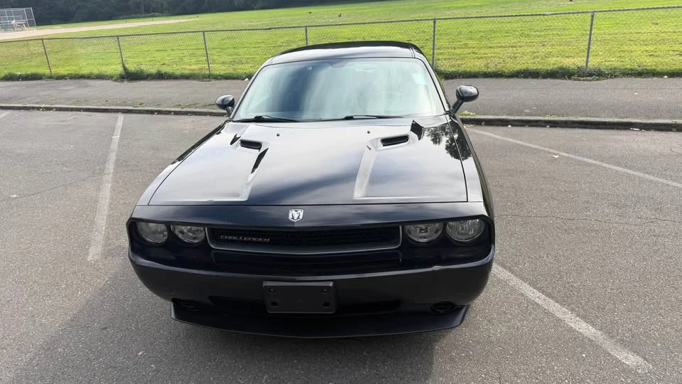 2010 Dodge Challenger 3rd Gen - Image 8 of 16