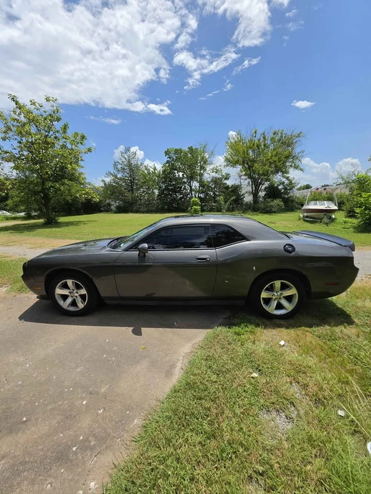 2010 Dodge Challenger 3rd Gen - Image 6 of 10