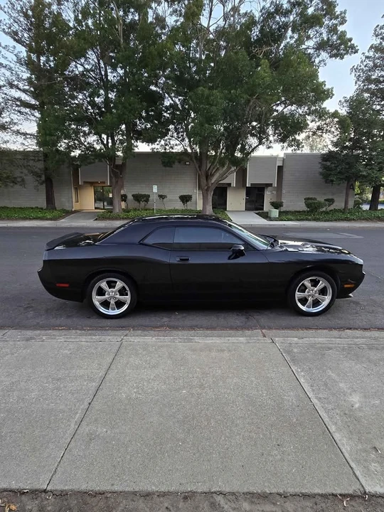2010 Dodge Challenger 3rd Gen - Image 6 of 20