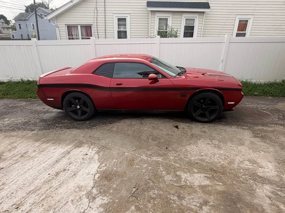 2010 Dodge Challenger 3rd Gen - Image 7 of 13