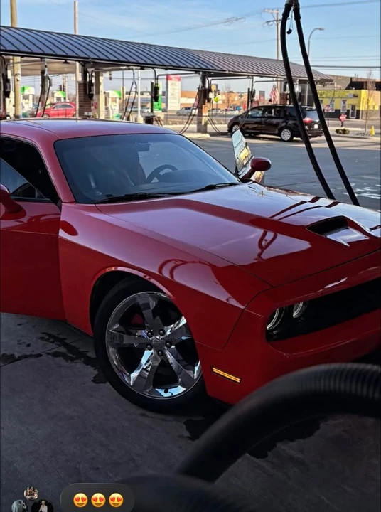 2010 Dodge Challenger 3rd Gen - Image 11 of 12