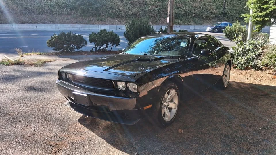 2010 Dodge Challenger 3rd Gen - Image 5 of 15