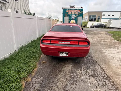 2010 Dodge Challenger SE Coupe 2D