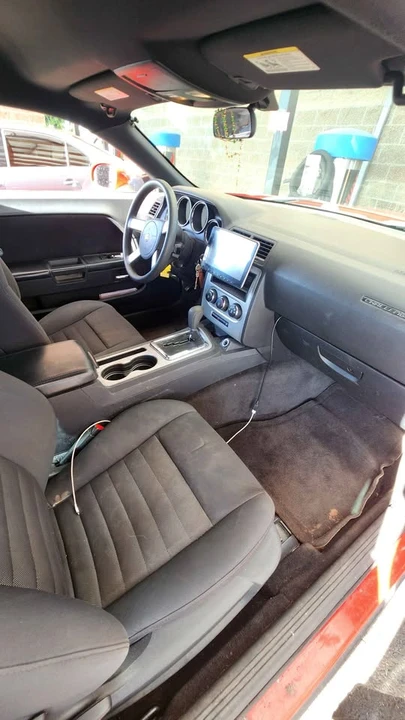 2010 Dodge Challenger 3rd Gen - Image 4 of 11