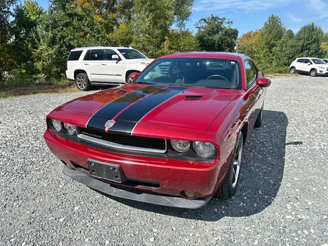 2010 Dodge Challenger SE Coupe 2D