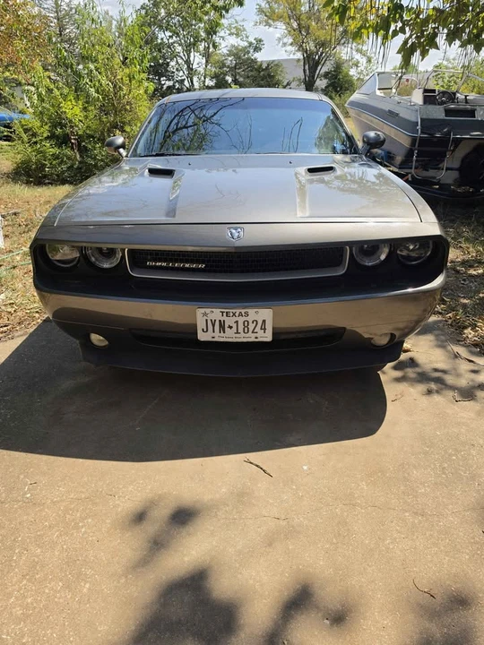 2010 Dodge Challenger 3rd Gen - Image 3 of 10