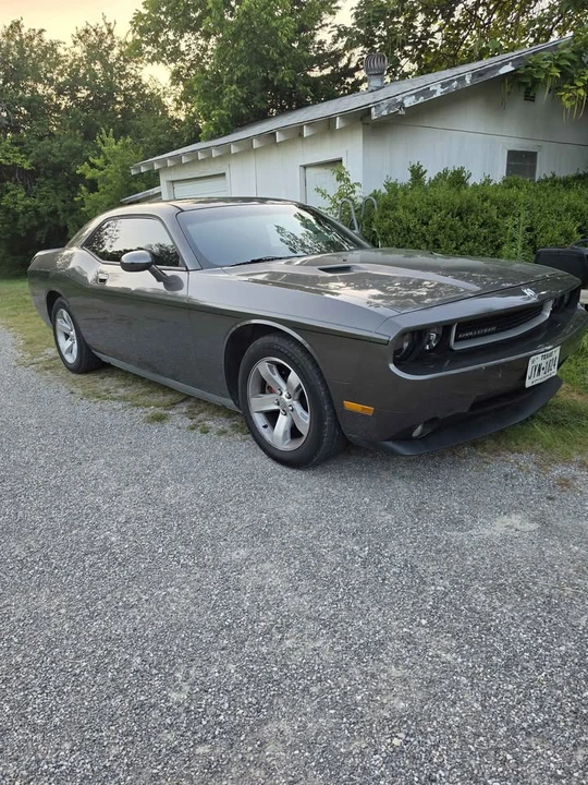 2010 Dodge Challenger 3rd Gen - Image 5 of 10