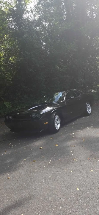 2010 Dodge Challenger 3rd Gen - Image 2 of 7
