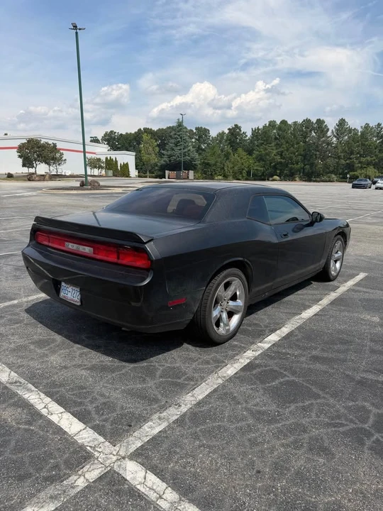 2010 Dodge Challenger 3rd Gen - Image 4 of 5