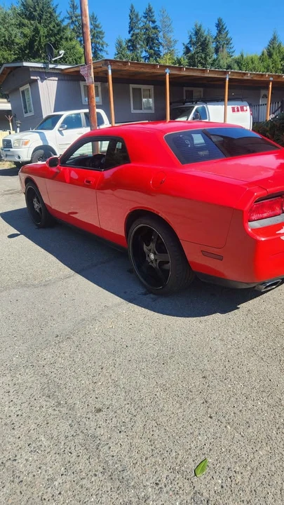 2010 Dodge Challenger 3rd Gen - Image 10 of 11