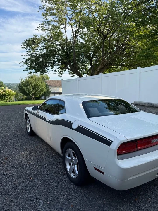 2010 Dodge Challenger 3rd Gen - Image 2 of 6
