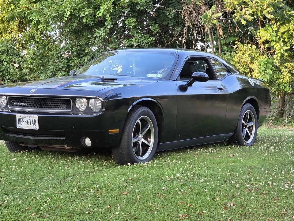 2010 Dodge Challenger 3rd Gen - Image 2 of 20