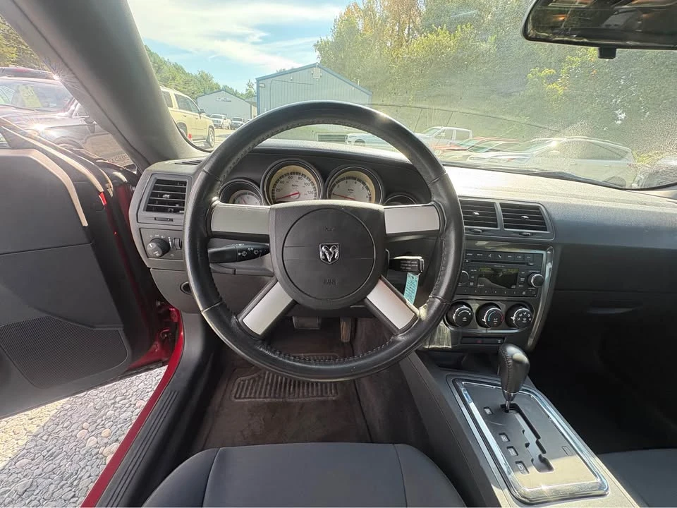2010 Dodge Challenger 3rd Gen - Image 9 of 11