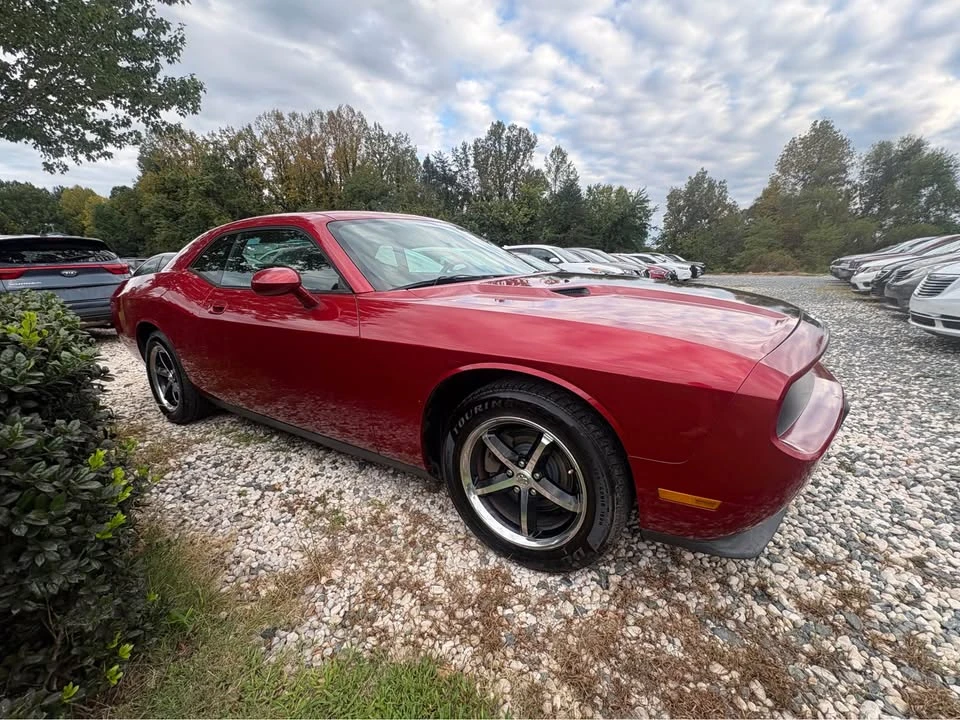 2010 Dodge Challenger 3rd Gen - Image 6 of 11